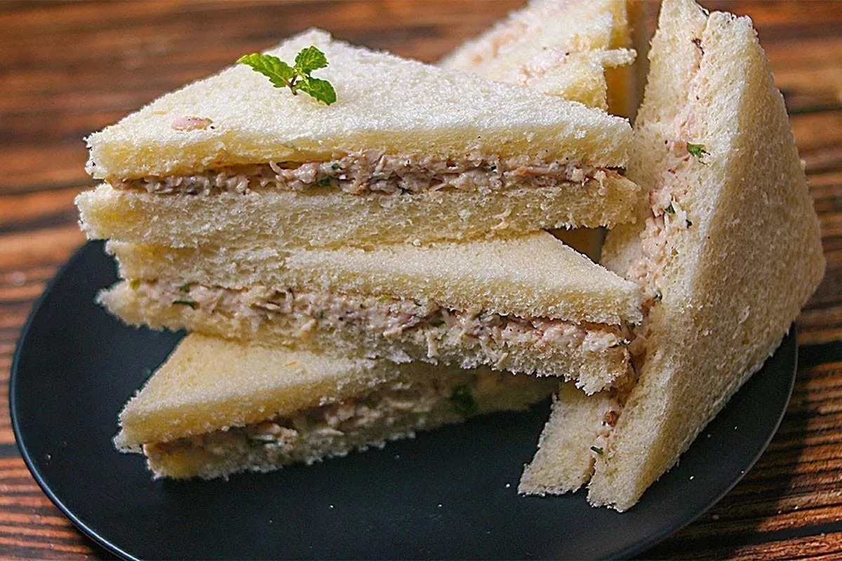 CHICKEN SANDWICH