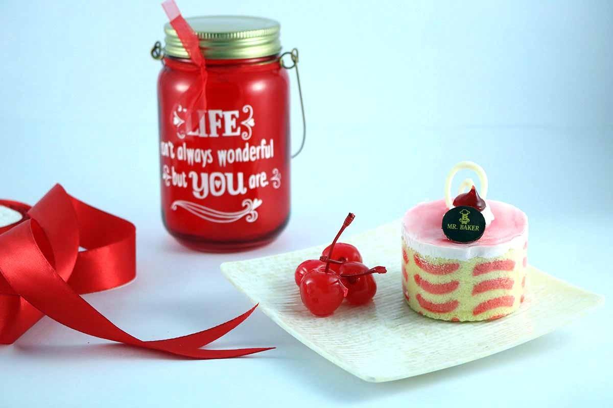 STRAWBERRY MOUSSE PASTRY